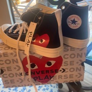 Brand new in the box.  Didn't fit me. Unisex.  Women's 9 Men's size 7.